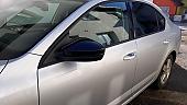 �ern� kryty zrc�tek �koda Octavia III