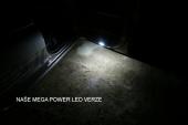 Bezpe�nostn� LED osv�tlen� dve�� �koda Superb II