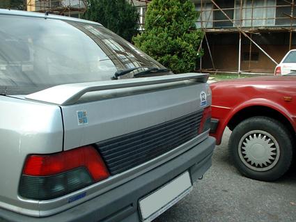 K��dlo Peugeot 309