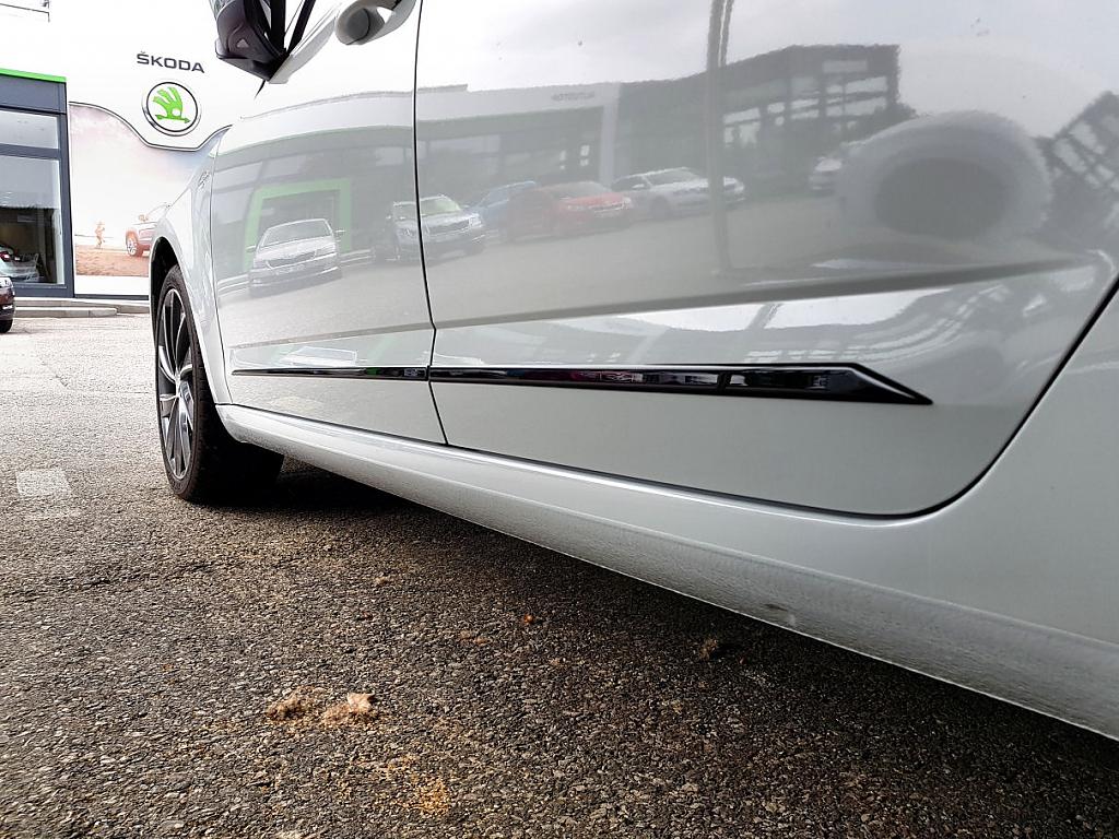 Li�ty dve�� ve stylu Sportline �koda Octavia III p�ed i po facelift