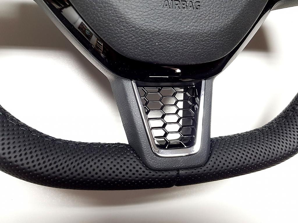 Plaketka volantu RS honeycomb - pro se��zl� sportovn� volant �koda