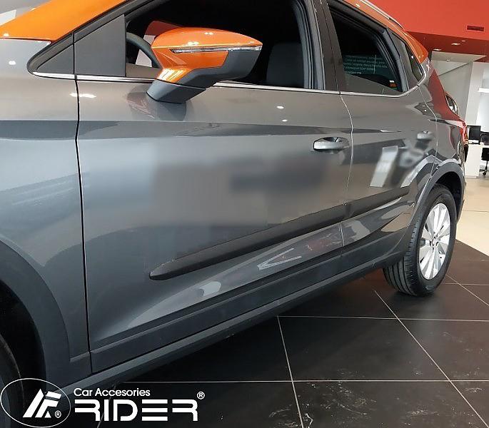 Li�ty dve�� Seat Arona