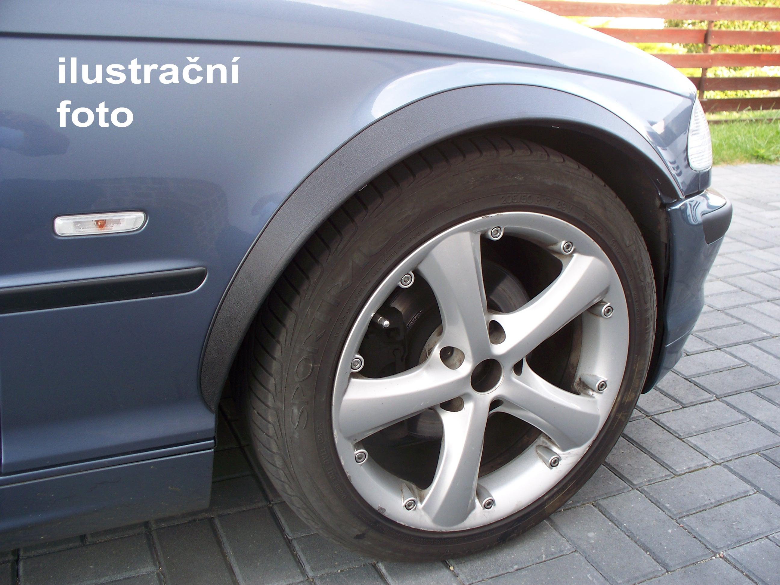 Lemy blatníků Ford Focus C-max, černý mat