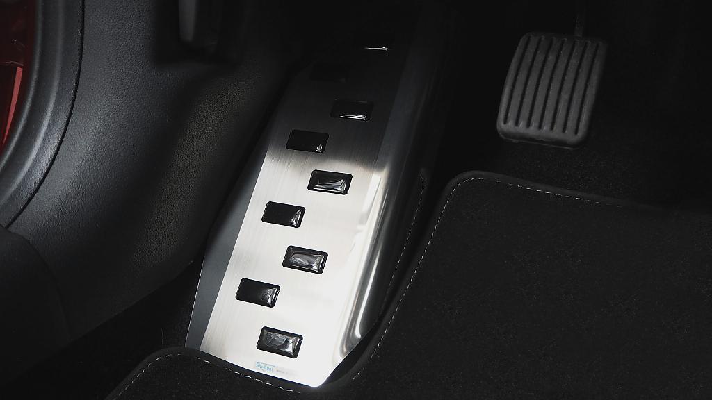 Op�rka nohy - nerez, Hyundai i10 III