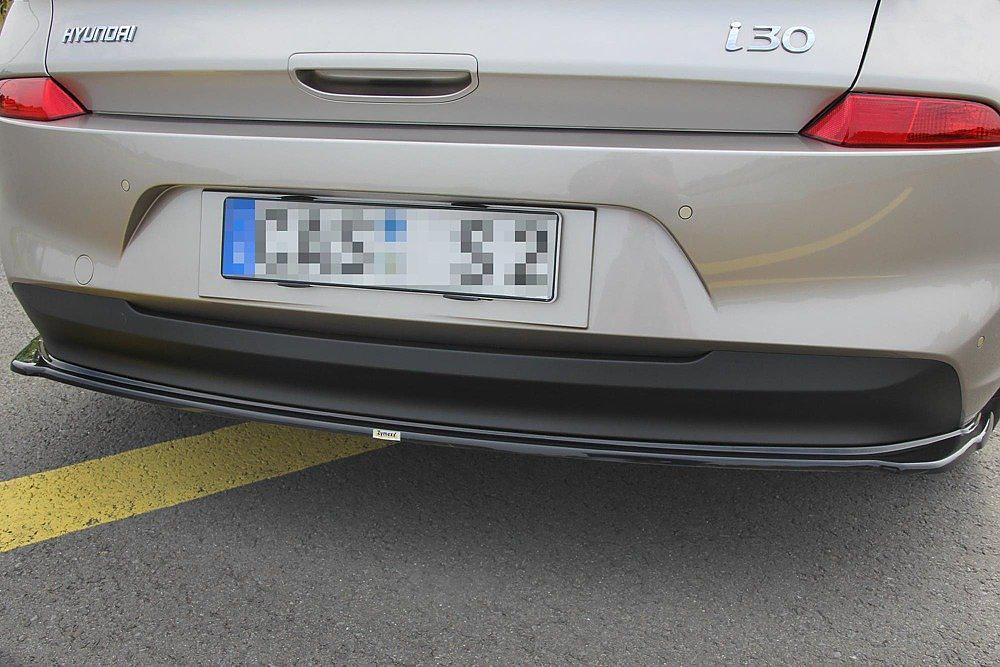 Zadn� spoiler n�razn�ku Hyundai i30 MK3 Hatchback s �ebrov�n�m