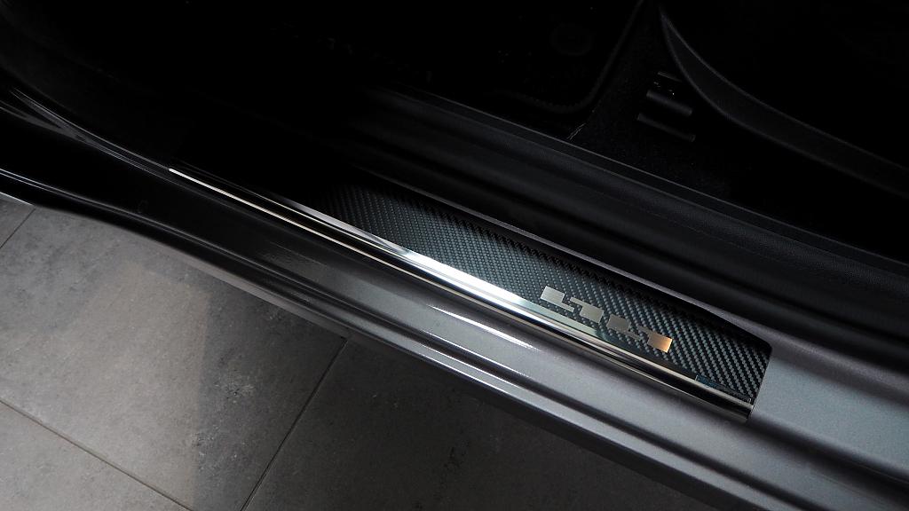 Kryty prah-nerez+karbon Hyundai Elantra VII