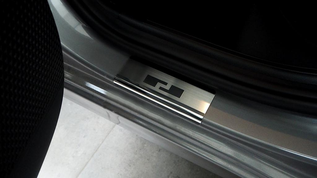 Kryty prah-nerez Hyundai Elantra VII