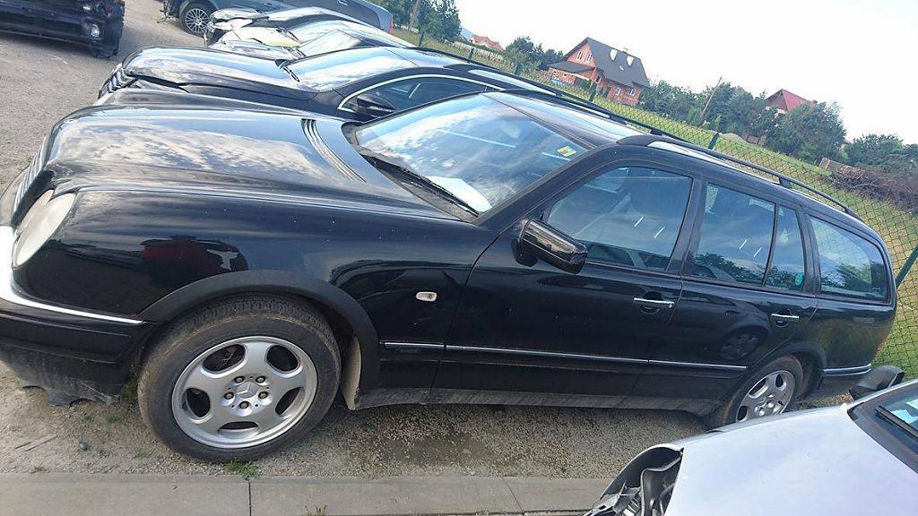 Plastov� lemy blatn�k� Mercedes E Class (W210) kombi