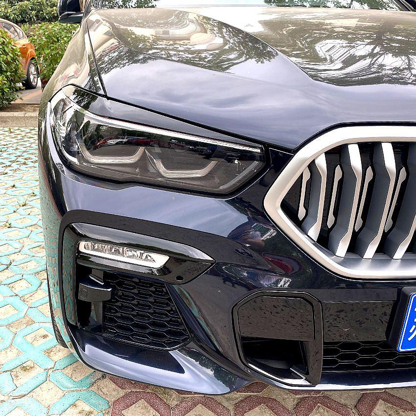 Mratka BMW X5 G05 - ern lesk