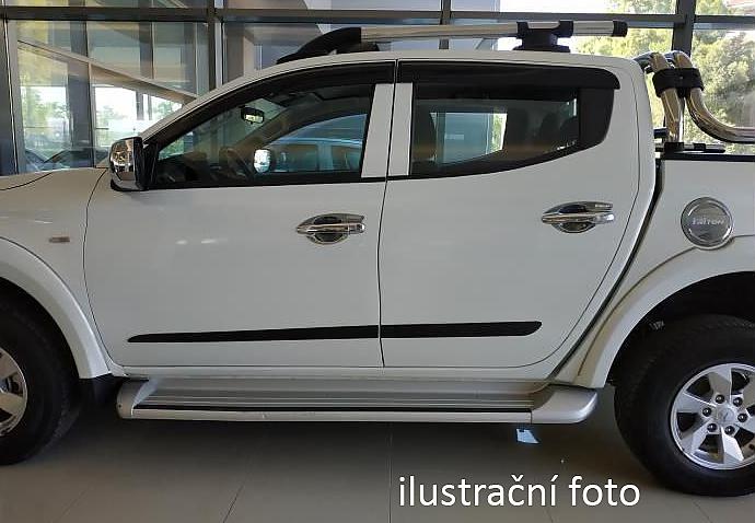 Plastov lity dve - venkovn SsangYong Musso