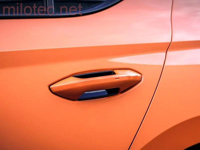 Kryty pod kliky dve koda Kodiaq II - leskl ern proveden