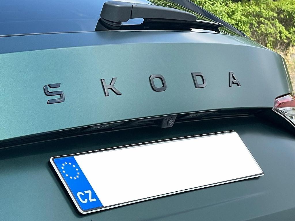 Zadn� st�edov� n�pis �KODA origin�l pro vozy �koda - �ern�