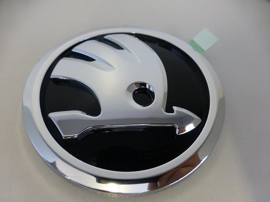 Znak �koda nov� logo �ern� lesk pro vozy Citigo, Superb, Superb II - origin�l - chromov�