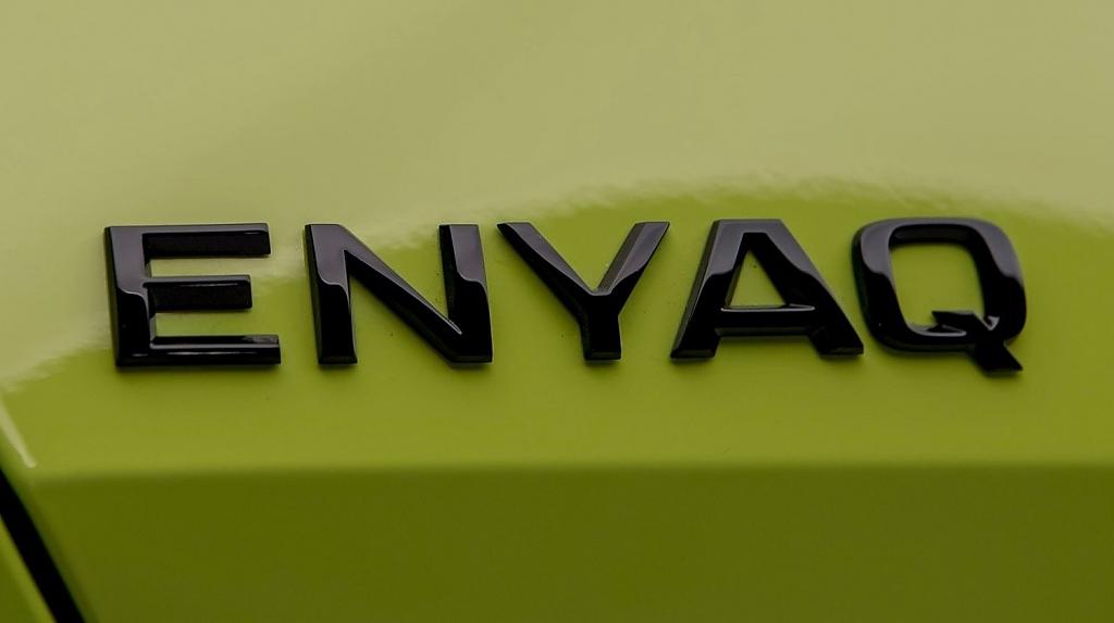 �koda Enyaq zadn� n�pis "ENYAQ" Origin�l - �ern�