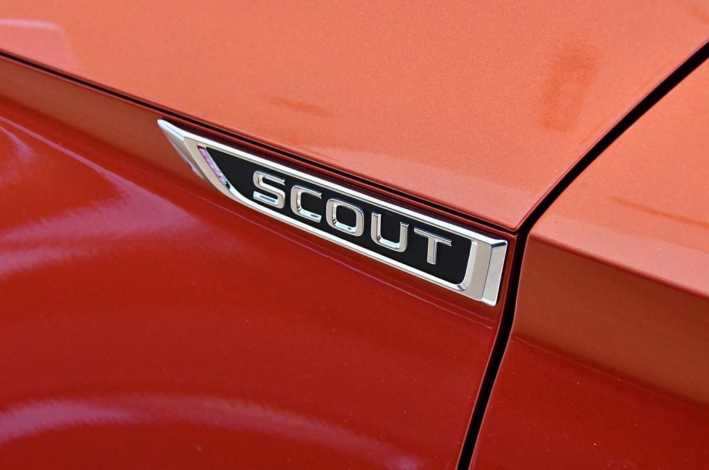 Bon npis "SCOUT" Originl pro vozy koda Superb III Combi Facelift - lev