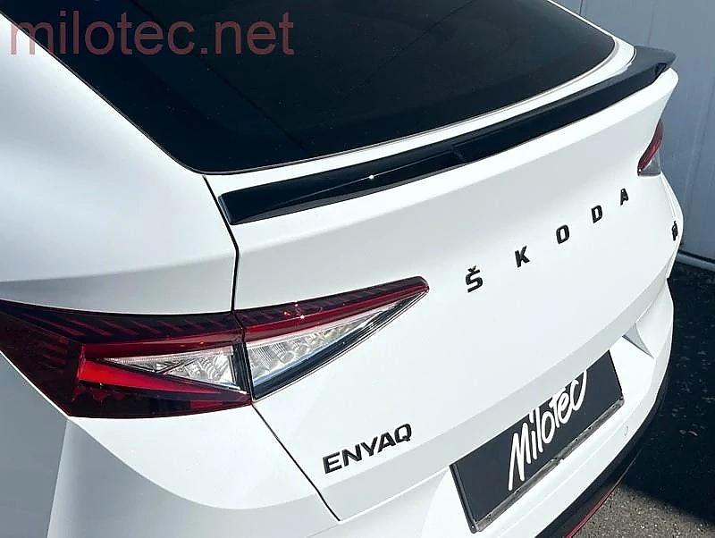 Zadn� spoiler �koda Enyaq Coup� - �ern� leskl� klav�rlak