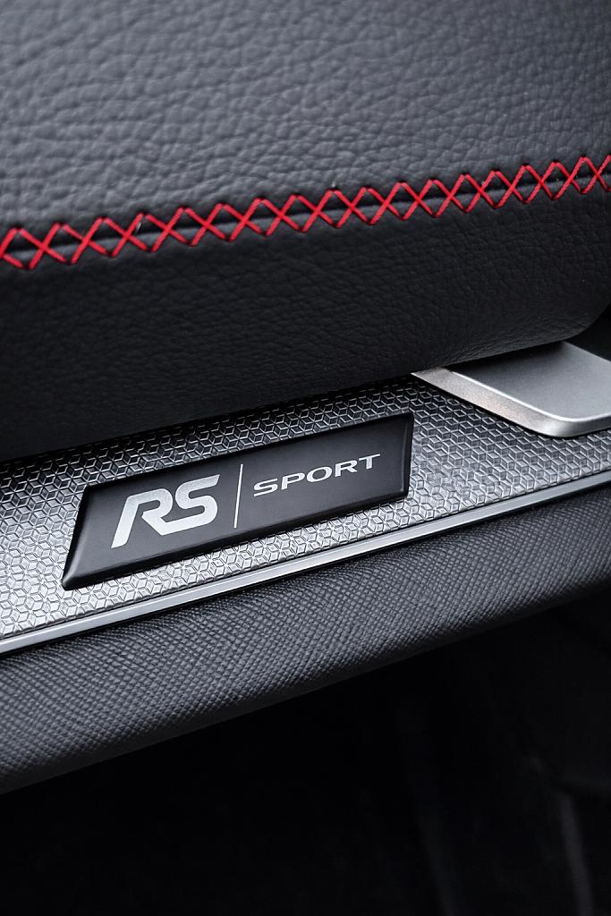 Samolep�c� interierov� �t�tek RS SPORT - �ern�