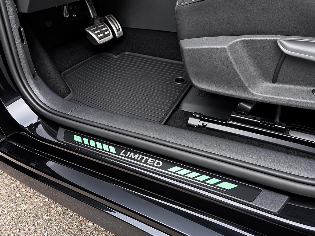 Dekorativn� kryty prah� s n�pisem LIMITED pro �koda Fabia III / IV - �ern�/ zelen�