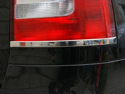 Nerez li�ta zadn�ch sv�tel �koda Octavia 2 Combi
