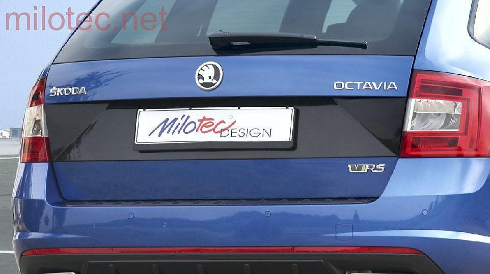 Designov kryt pod SPZ koda Octavia III Combi/RS Combi/Facelift - ern leskl "klavrlak"